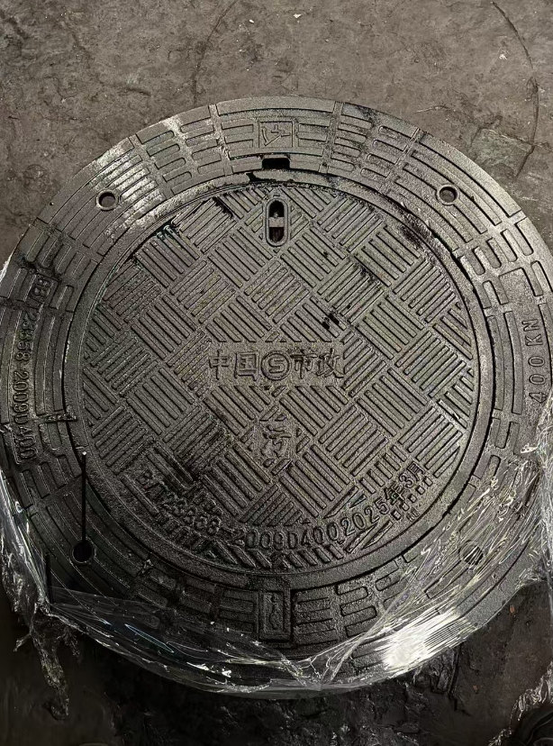 南开乡球墨铸铁防沉降井盖展示